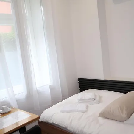 Toka - An Der Regiobahn 게스트하우스