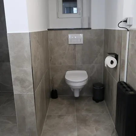 Toka - An Der Regiobahn Guest house 3*