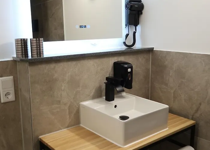 Toka - An Der Regiobahn Gasthuis 3*